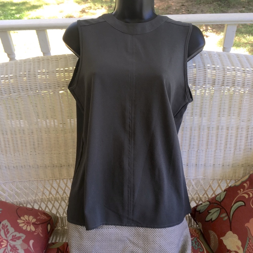 Paper Crane back zip sleeveless blouse top shell S pleated back shirttail hem